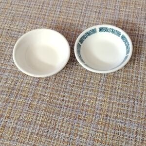 Set Of 2 Vintage Chinese Soy/Dipping Sauce Dish.